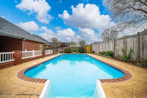 Exterior - 3645 Gresham Dr, Conway, AR 72034 photo 4 of 8