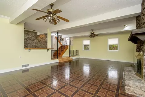 Living - 1008 Hickory Dr, Bryant, AR 72019 photo 2 of 2