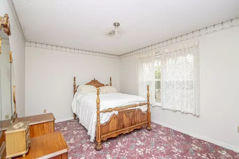 Bedroom - 1008 Hickory Dr, Bryant, AR 72019 photo 3 of 5