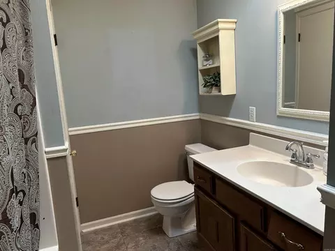 Bath - 10124 River Acres Rd, Scott, AR 72142 photo 1 of 5