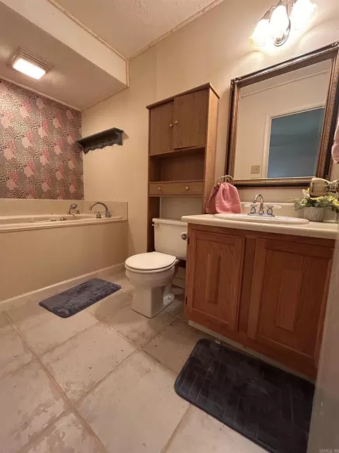 Bath - 10124 River Acres Rd, Scott, AR 72142 photo 5 of 5
