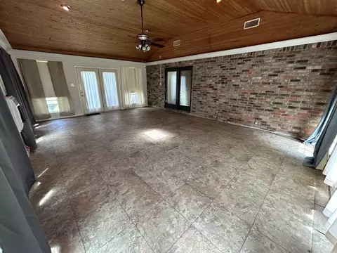 Living - 10124 River Acres Rd, Scott, AR 72142 photo 2 of 2