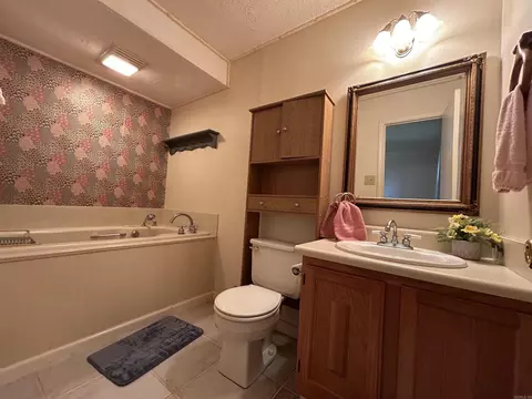 Bath - 10124 River Acres Rd, Scott, AR 72142 photo 2 of 5
