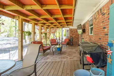 Exterior - 1529 Lenore Dr, Benton, AR 72019 photo 7 of 10