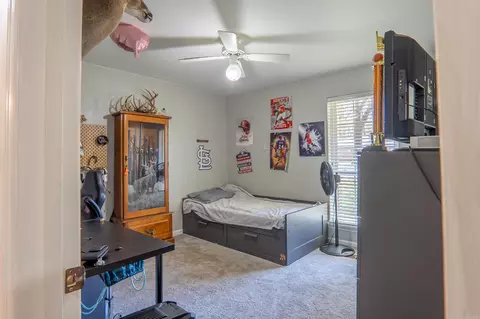 Bedroom - 1529 Lenore Dr, Benton, AR 72019 photo 2 of 5