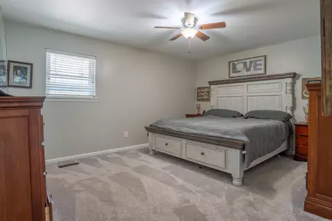 Bedroom - 1529 Lenore Dr, Benton, AR 72019 photo 4 of 5
