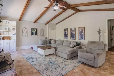 Living - 1529 Lenore Dr, Benton, AR 72019 photo 6 of 6