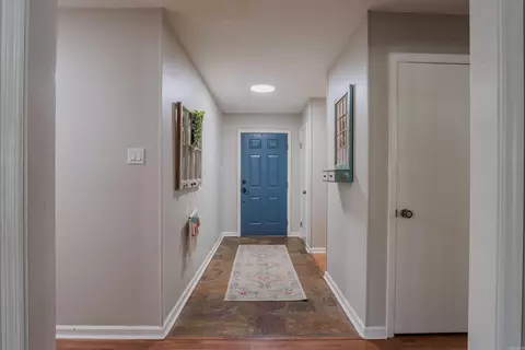 Entry Way - 1529 Lenore Dr, Benton, AR 72019 photo 1 of 2