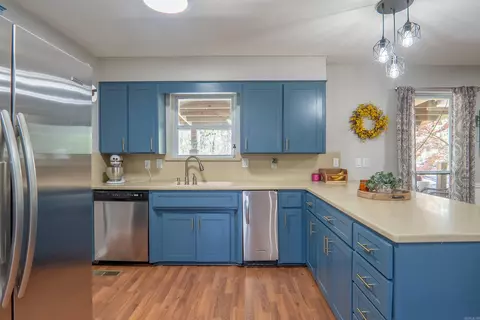 Kitchen - 1529 Lenore Dr, Benton, AR 72019 photo 3 of 7
