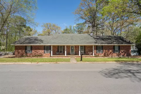 Exterior - 1529 Lenore Dr, Benton, AR 72019 photo 2 of 10