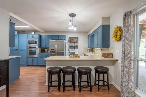 Kitchen - 1529 Lenore Dr, Benton, AR 72019 photo 1 of 7