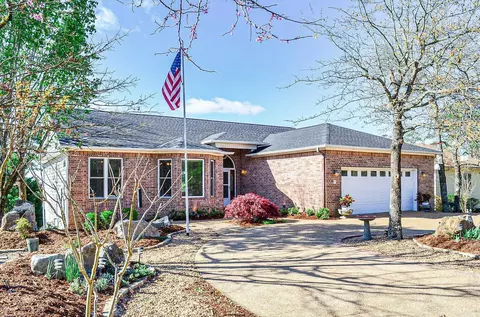 37 Letrista Dr, Hot Springs Village, AR 71909
