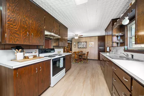Kitchen - 107 Cricket Loop, Royal, AR 71968 photo 3 of 5
