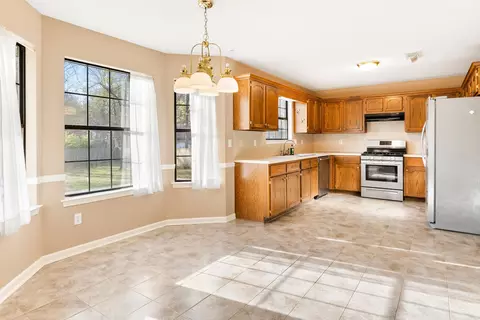 Kitchen - 1004 Silktree Dr, Bryant, AR 72022 photo 2 of 4