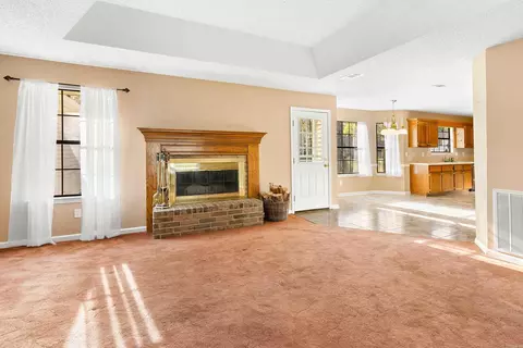 Living - 1004 Silktree Dr, Bryant, AR 72022 photo 2 of 6