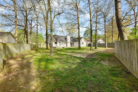 Exterior - 1004 Silktree Dr, Bryant, AR 72022 photo 5 of 10