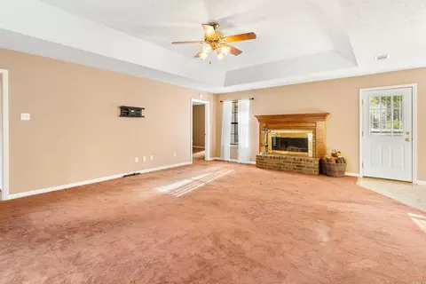 Living - 1004 Silktree Dr, Bryant, AR 72022 photo 4 of 6
