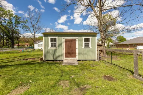 Exterior - 306 E 3rd St, Lonoke, AR 72086 photo 6 of 6
