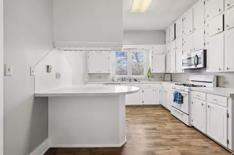 Kitchen - 306 E 3rd St, Lonoke, AR 72086 photo 2 of 4