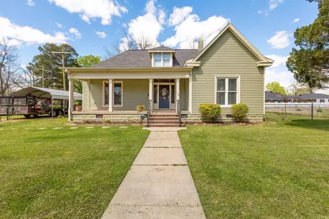 Exterior - 306 E 3rd St, Lonoke, AR 72086 photo 1 of 6