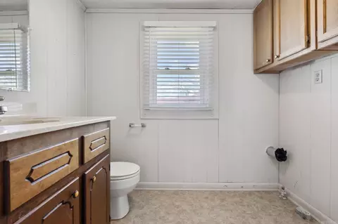 Bath - 306 E 3rd St, Lonoke, AR 72086 photo 1 of 3