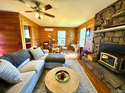 Living - 7663 Midway Rd, Malvern, AR 72104 photo 5 of 5