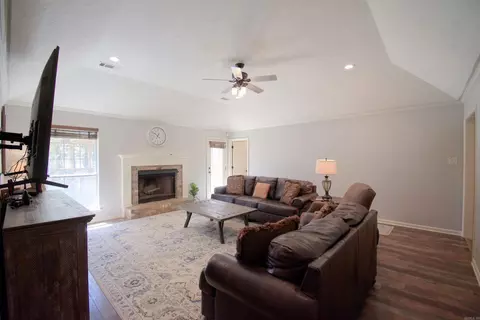 Living - 165 Pinewood Ln, Beebe, AR 72012 photo 1 of 3
