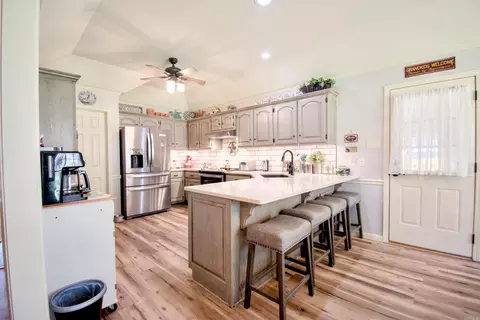 Kitchen - 165 Pinewood Ln, Beebe, AR 72012 photo 1 of 2