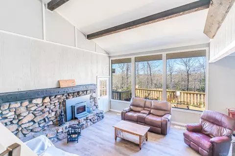 Living - 1051 Toadpole Ln, Sidney, AR 72577 photo 1 of 5