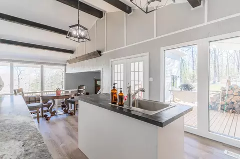 Kitchen - 1051 Toadpole Ln, Sidney, AR 72577 photo 4 of 5