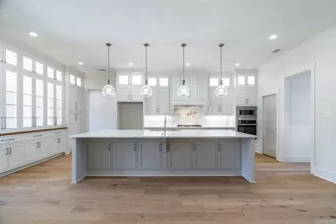 Kitchen - 1675 Dolphin, Conway, AR 72034 photo 1 of 7