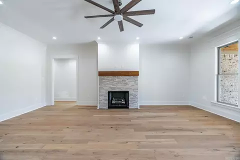 Living - 1675 Dolphin, Conway, AR 72034 photo 2 of 2