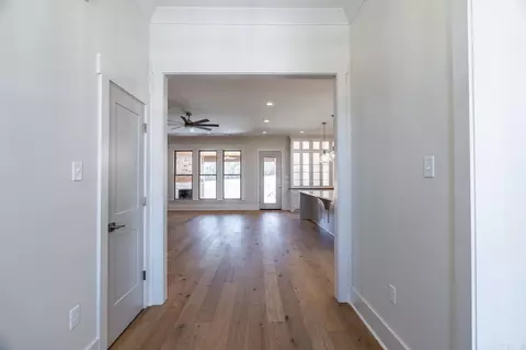 Entry Way - 1675 Dolphin, Conway, AR 72034 photo 2 of 3