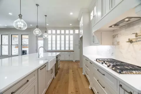 Kitchen - 1675 Dolphin, Conway, AR 72034 photo 4 of 7