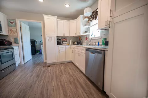 Kitchen - 228 E State Highway 393, Delaware, AR 72835 photo 4 of 6