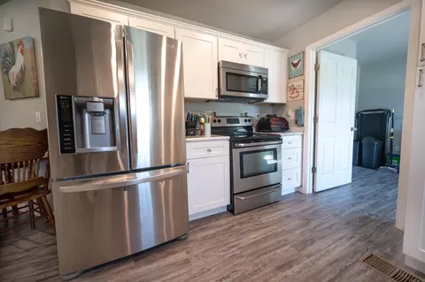 Kitchen - 228 E State Highway 393, Delaware, AR 72835 photo 2 of 6