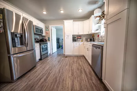 Kitchen - 228 E State Highway 393, Delaware, AR 72835 photo 3 of 6
