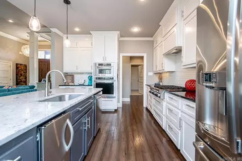 Kitchen - 5415 Union Sq, Benton, AR 72019 photo 3 of 4
