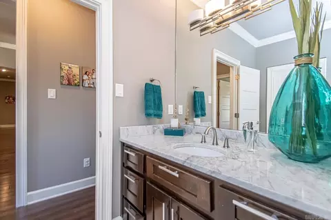 Bath - 5415 Union Sq, Benton, AR 72019 photo 3 of 10