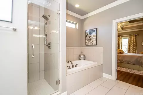 Bath - 5415 Union Sq, Benton, AR 72019 photo 7 of 10
