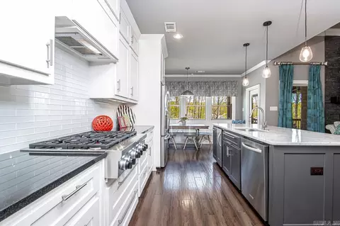 Kitchen - 5415 Union Sq, Benton, AR 72019 photo 4 of 4