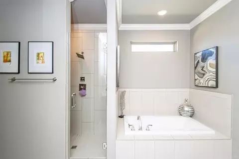 Bath - 5415 Union Sq, Benton, AR 72019 photo 8 of 10