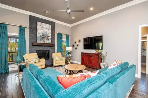 Living - 5415 Union Sq, Benton, AR 72019 photo 5 of 5