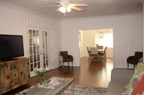 Living - 1312 W 35th Ave, Pine Bluff, AR 71601 photo 4 of 5