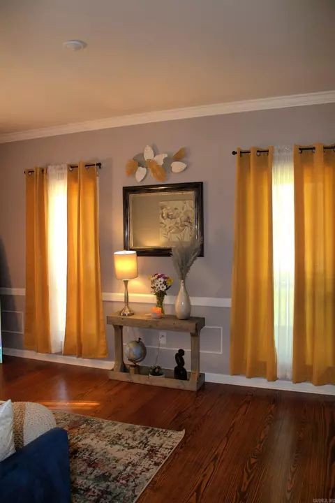 Living - 1312 W 35th Ave, Pine Bluff, AR 71601 photo 2 of 5