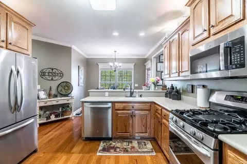 Kitchen - 1317 Vanderbuilt Dr, Benton, AR 72019 photo 2 of 4