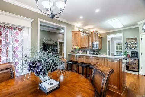 Dining - 1317 Vanderbuilt Dr, Benton, AR 72019 photo 4 of 4