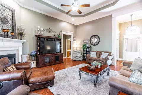 Living - 1317 Vanderbuilt Dr, Benton, AR 72019 photo 1 of 5