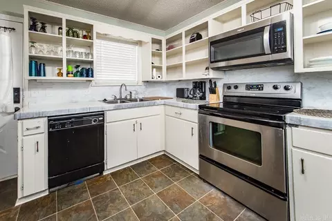 Kitchen - 89 Stanfield Rd, Edgemont, AR 72044 photo 2 of 4