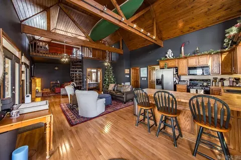 Dining - 80 Celtic Cir, Edgemont, AR 72044 photo 1 of 1